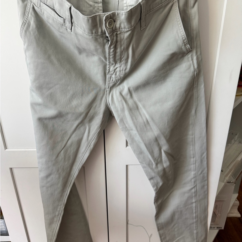 Men's Classic Slim Chino Pants in Light Gray